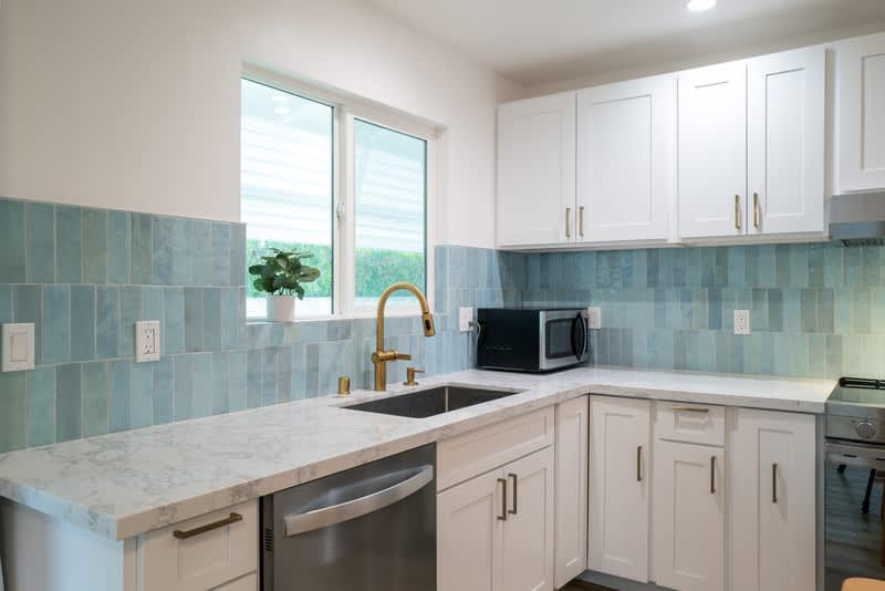 1508 Farrington St – photo 2