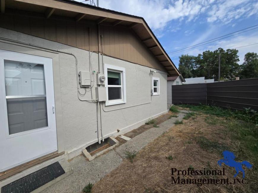 109 1/2 S 35th St – photo 2
