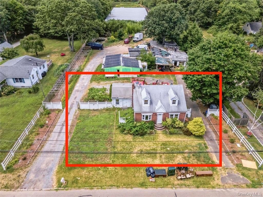 152 Yaphank Avenue – photo 1