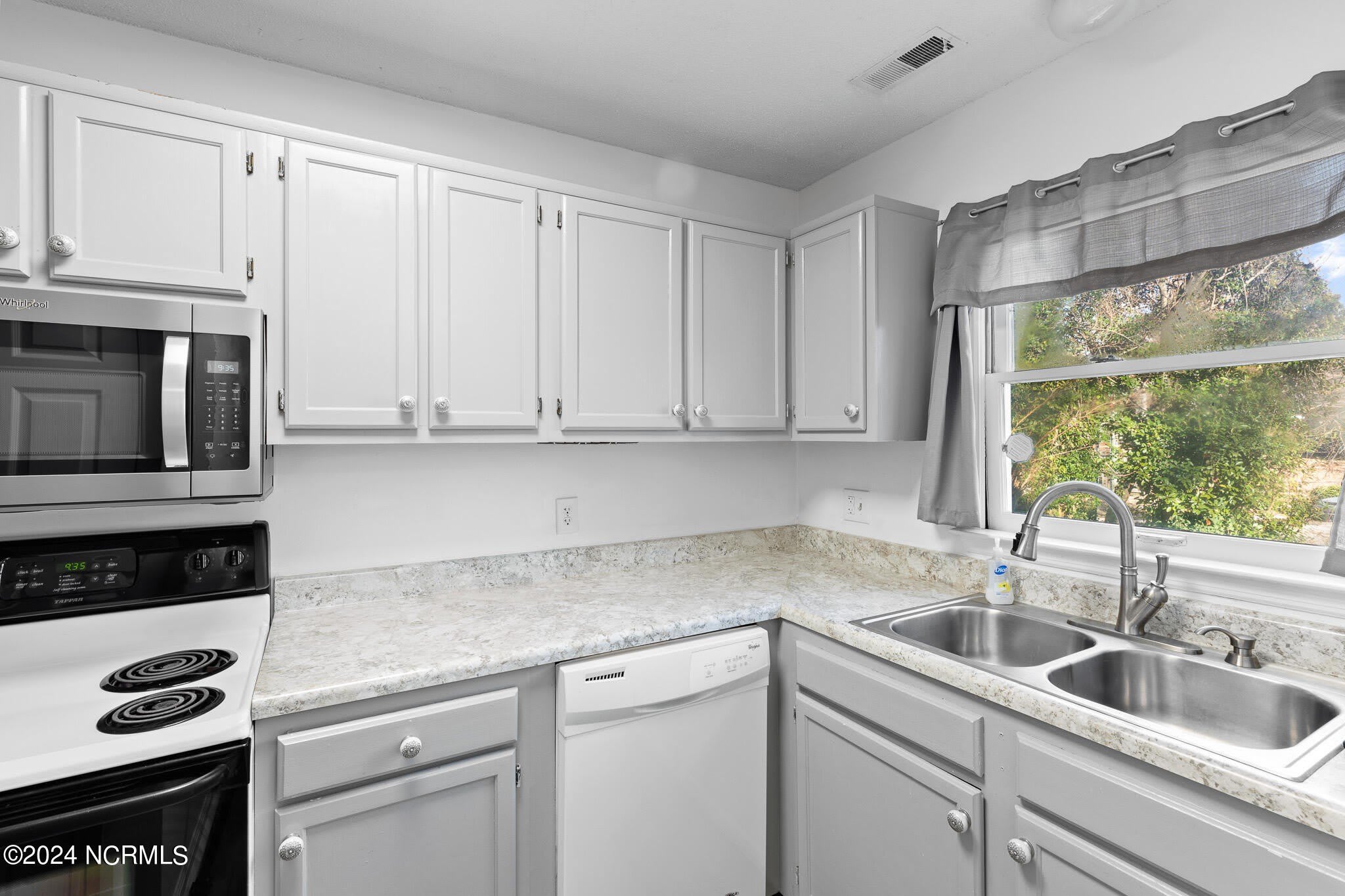 135 Greenford Place – photo 3