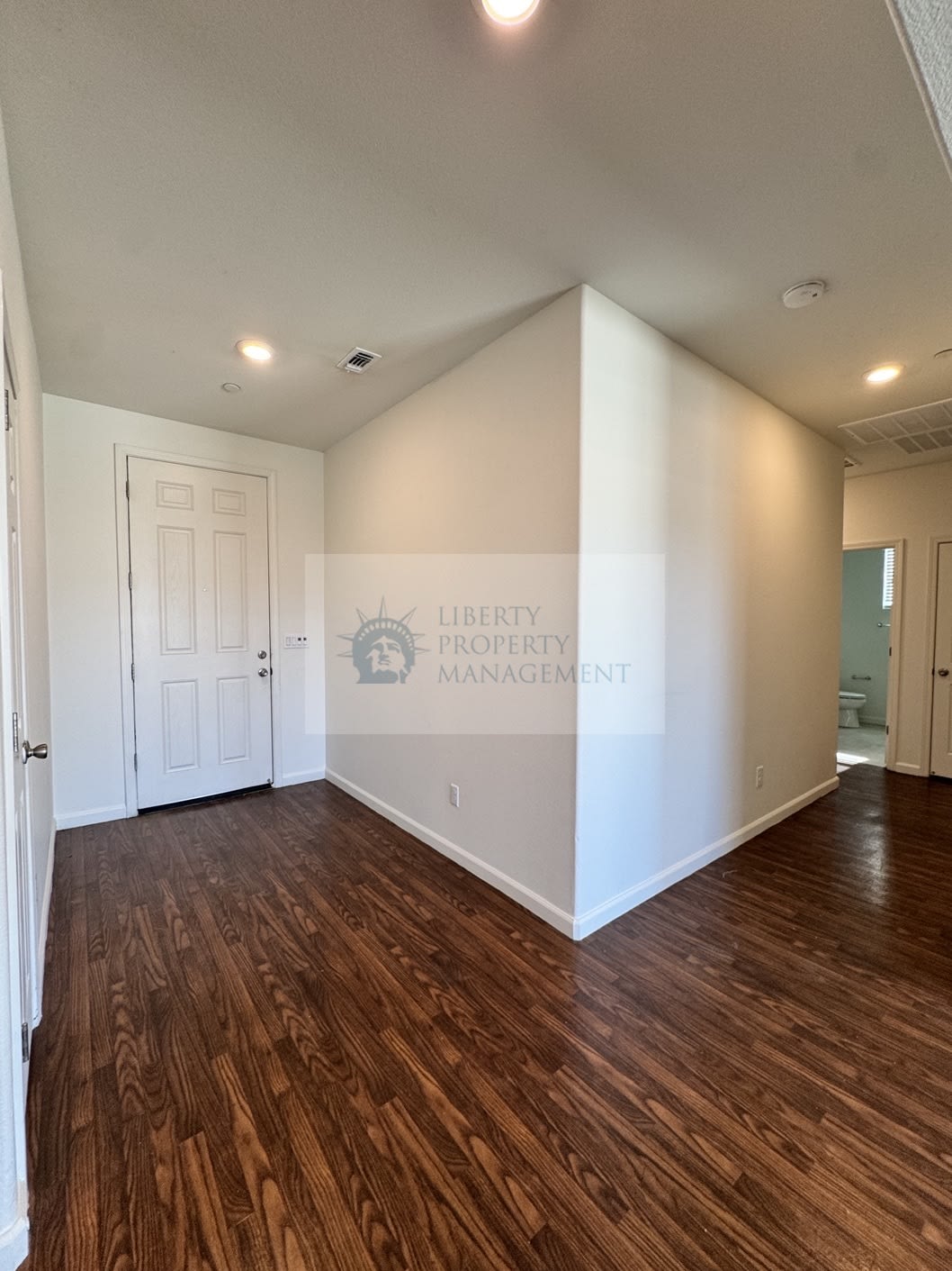 7216 E University Ave – photo 2