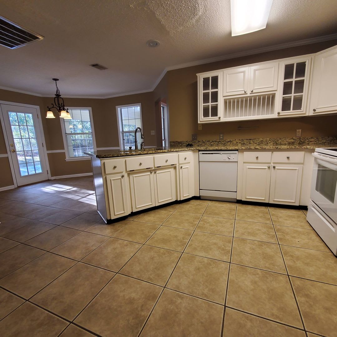 Charming 3-Bedroom Home in Wood Valley Subdivision – photo 4