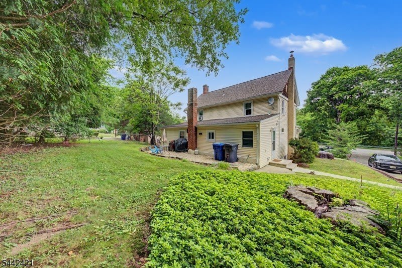 242 W Hanover Ave – photo 4