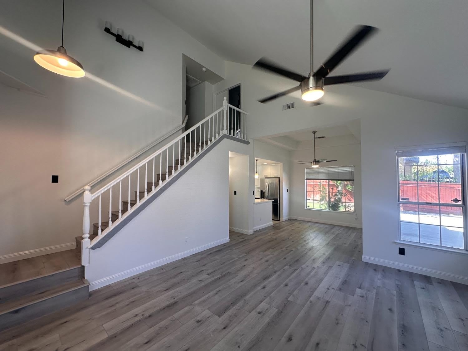 2214 E Chennault Avenue – photo 5