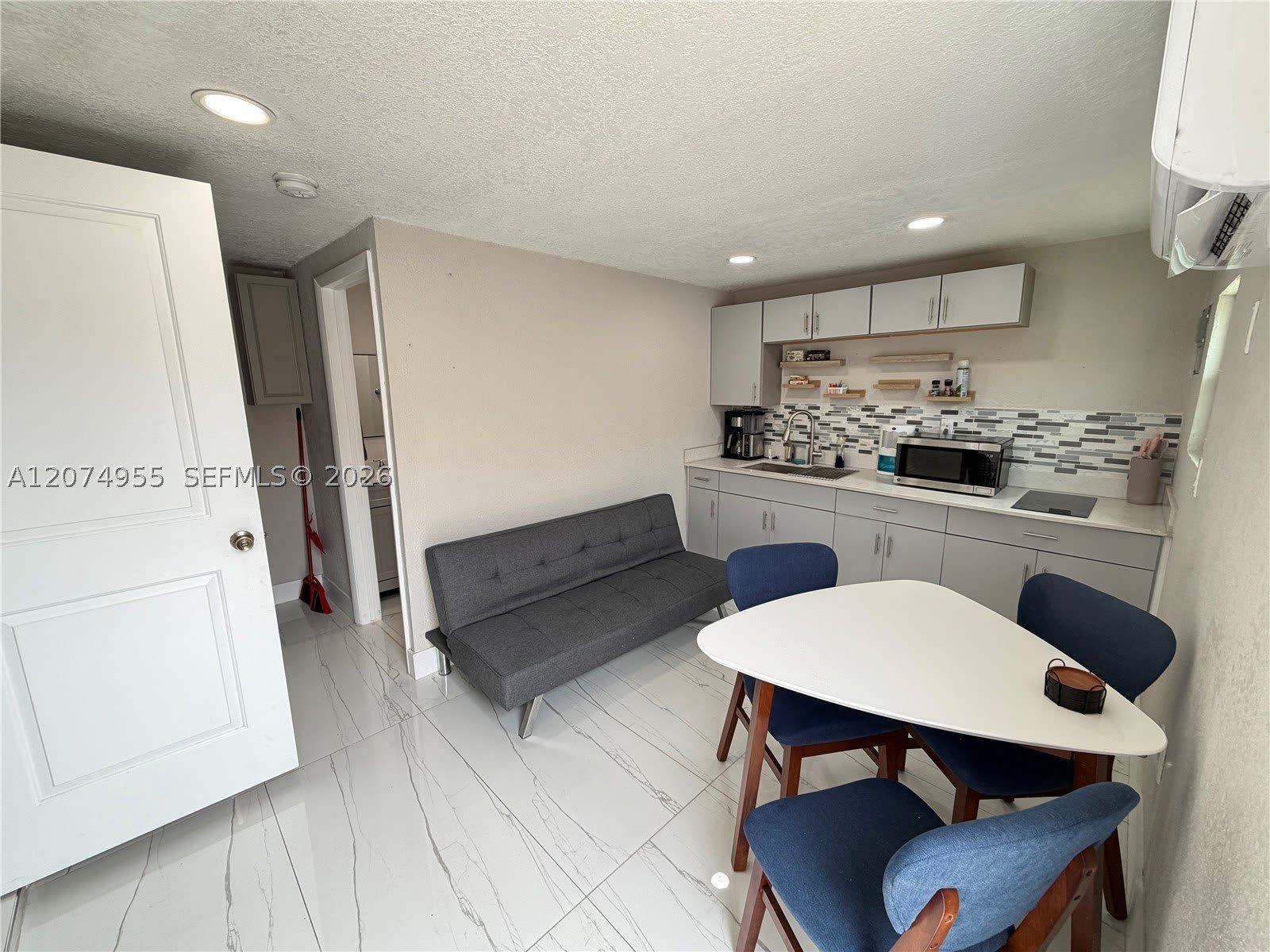 6830 SW 8th St – photo 4