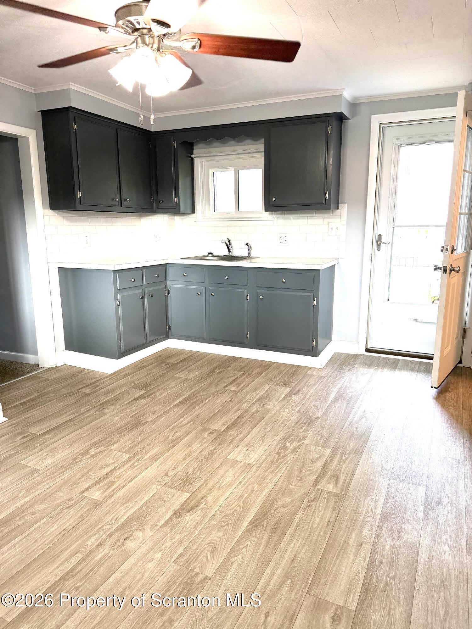 112 E Elm Street – photo 5