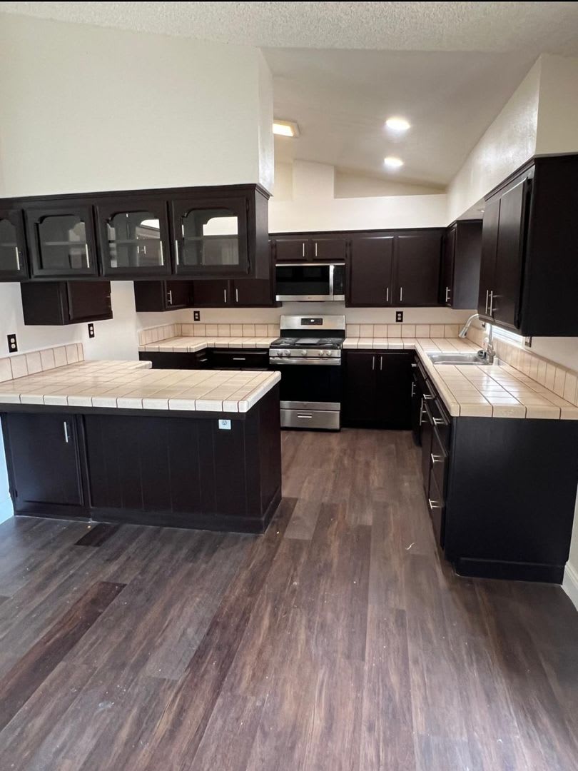 *JUST REDUCED * East Bakersfield Home – photo 3