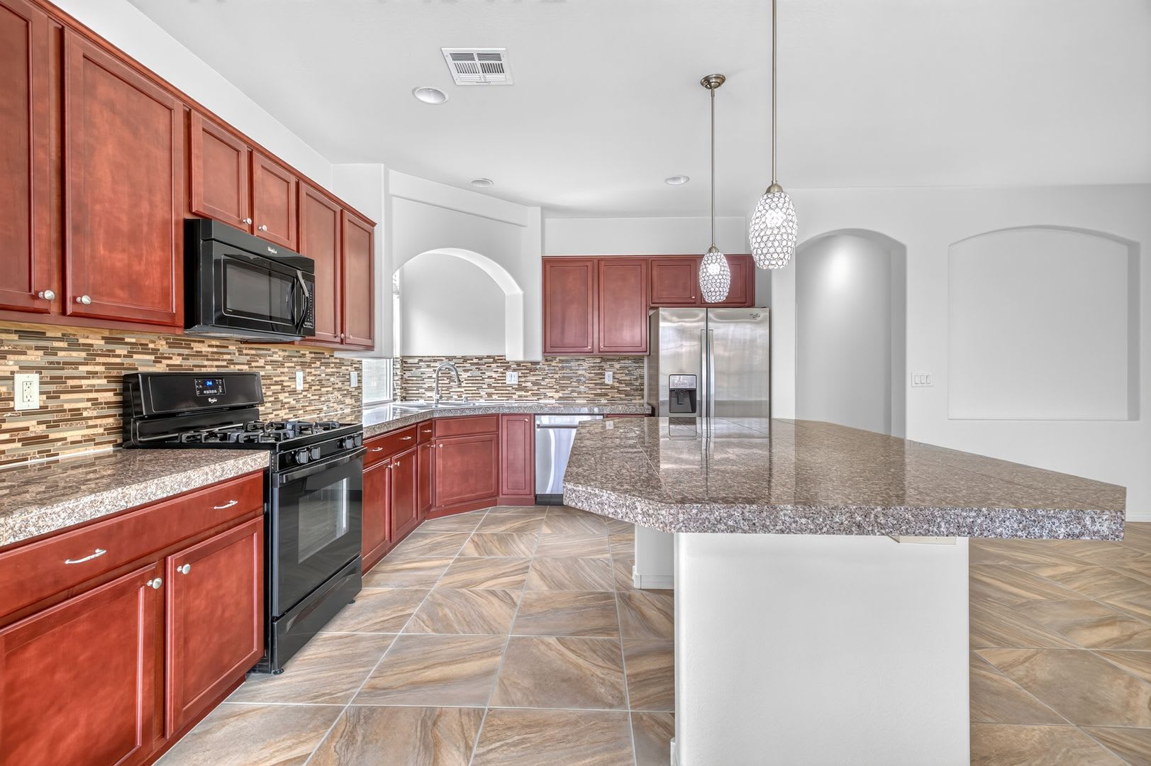MOVE-IN READY 4-BEDROOM + LOFT, 2.5 BATH, 2-CAR GARAGE HOME IN LAS VEGAS! – photo 4