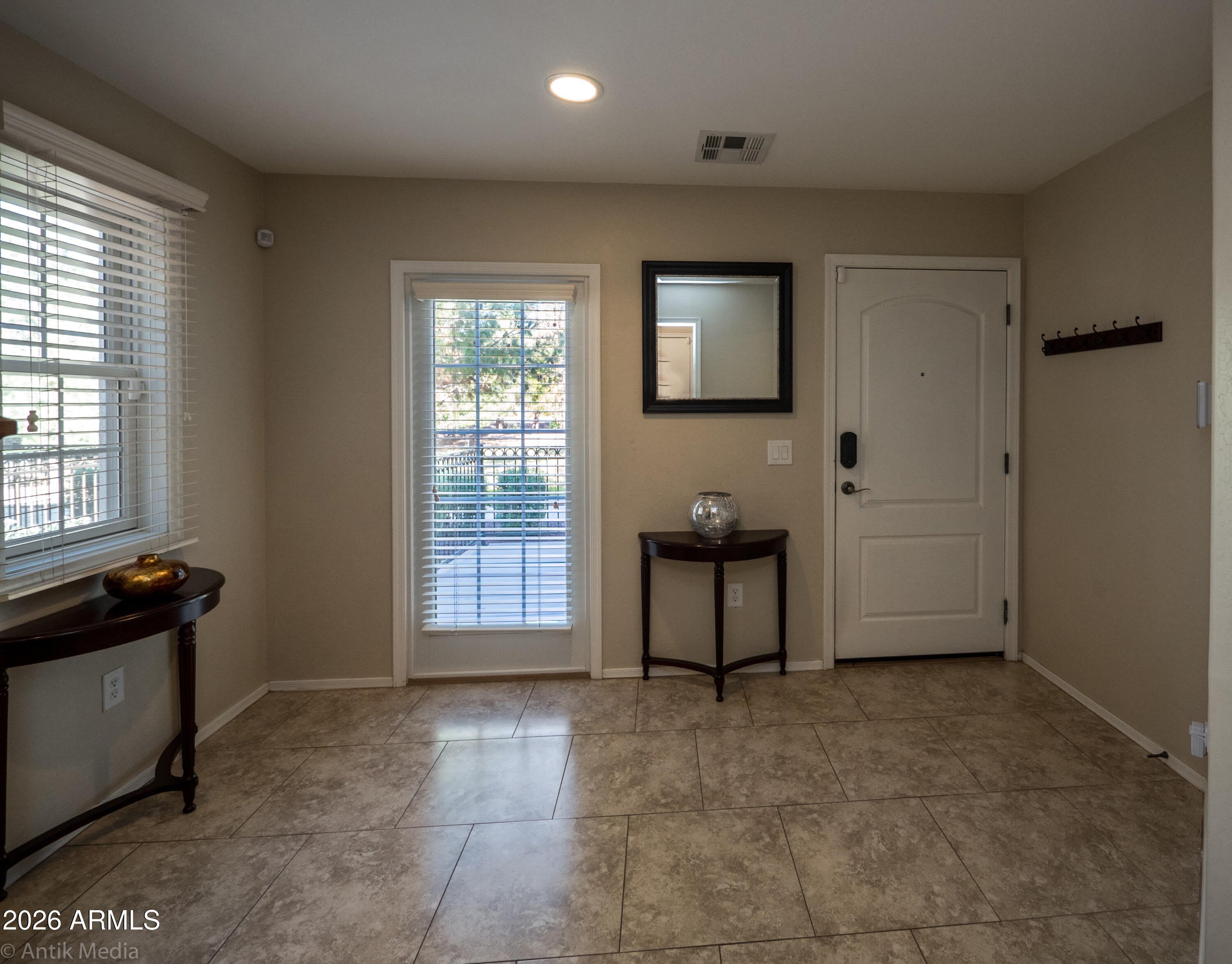 1628 E CANYON CREEK Drive – photo 2