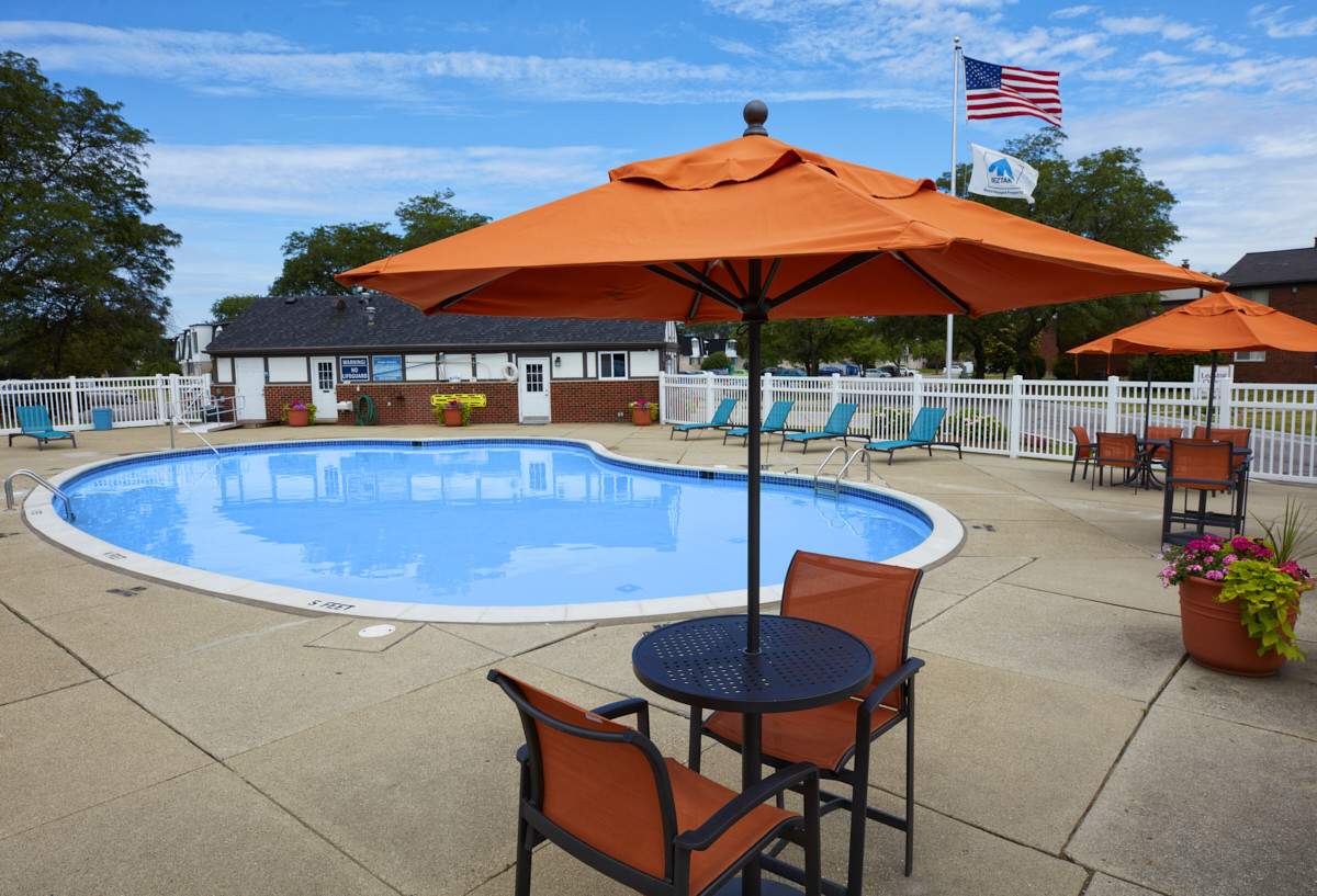 Maple Grove Apartments – photo 3