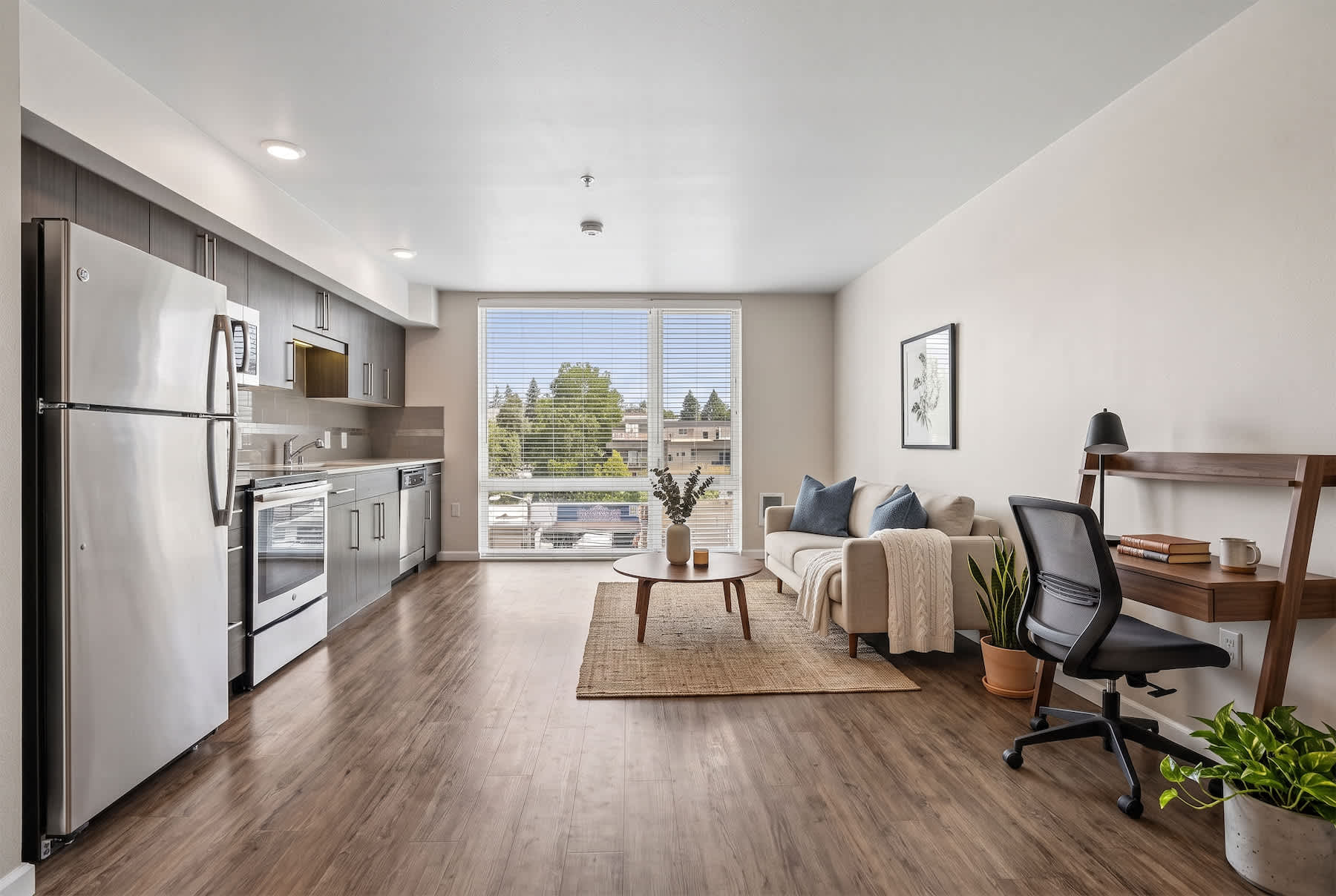 1711 Apartments – photo 4