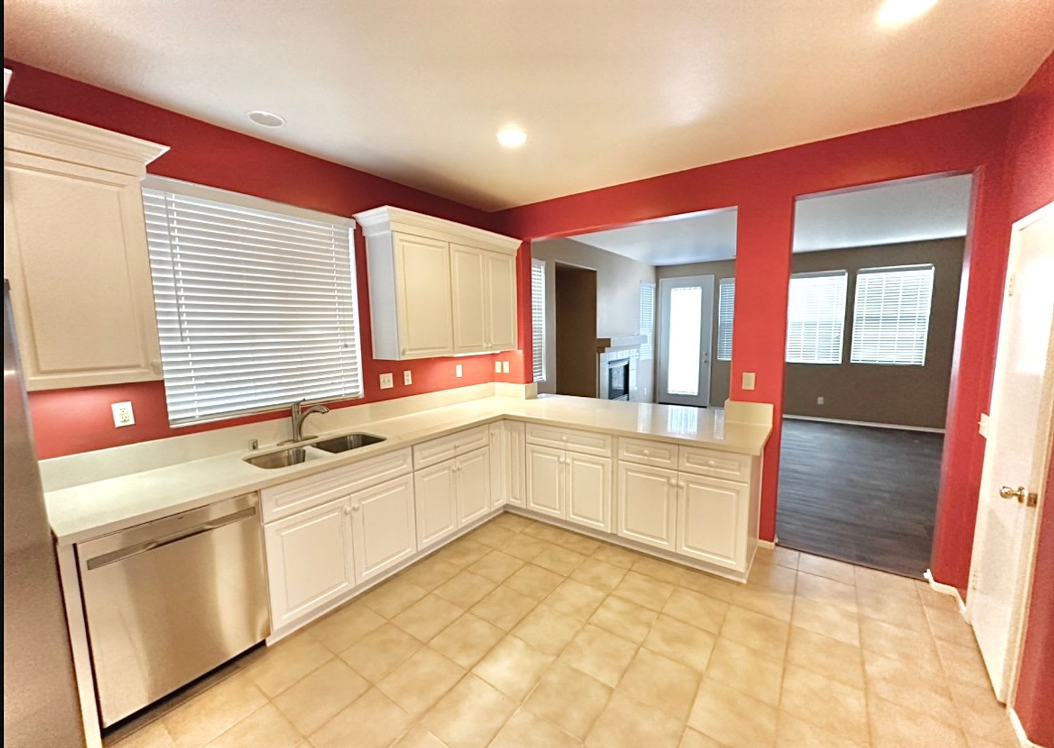 Available Now Reduced Rent Beautiful 3 Bed 3 Bath And 2 Car Garage In Lake Elsinore Minutes From The Late – photo 3
