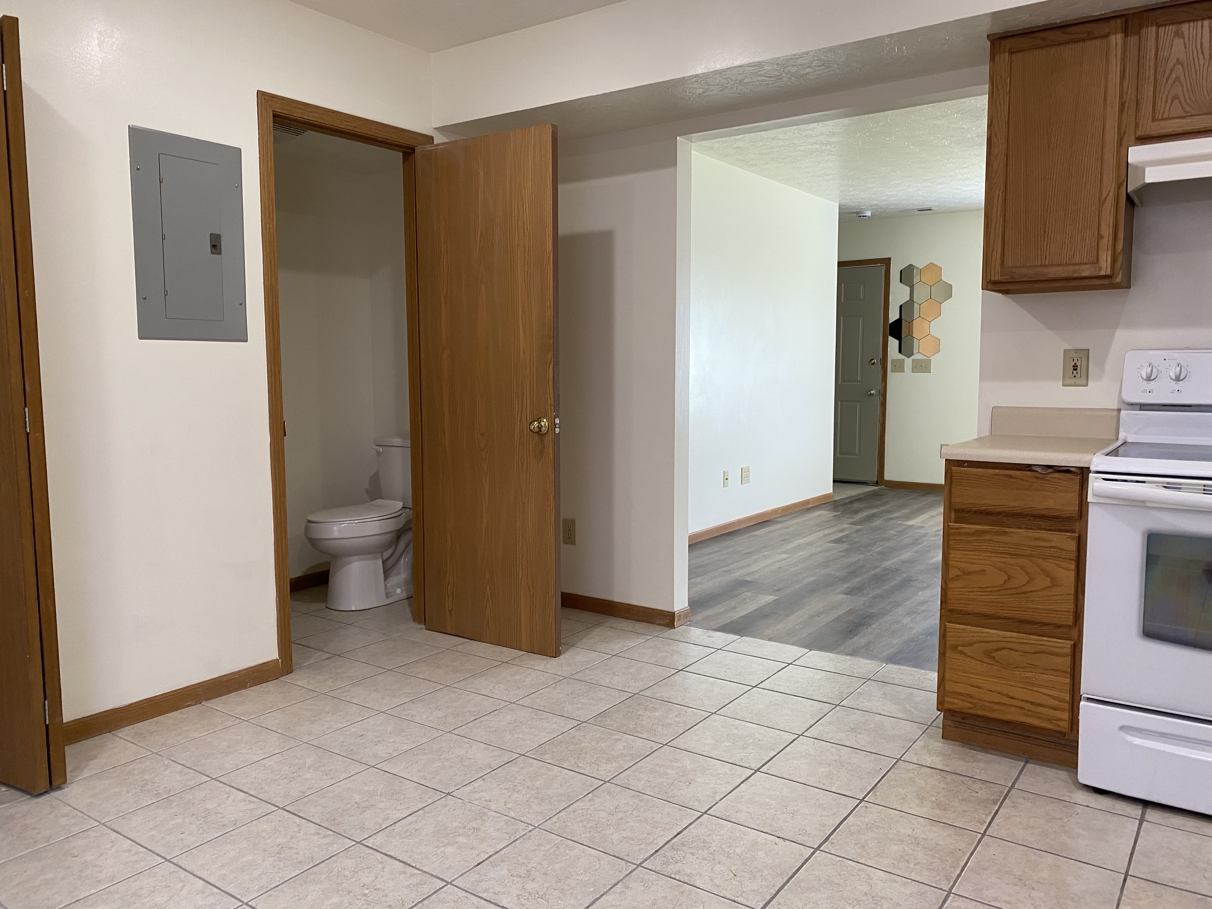 1016 Eleanor Ave – photo 5