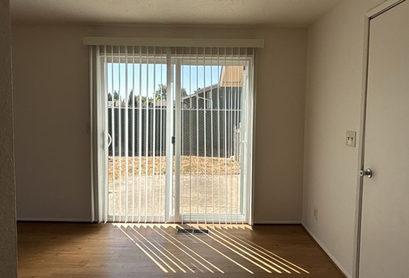 3Bd/1Ba Single Story House – photo 4