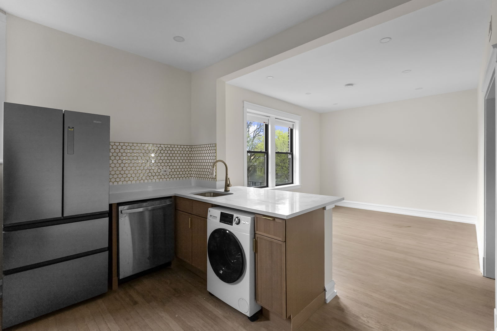 4638 North Hamilton Avenue – photo 2