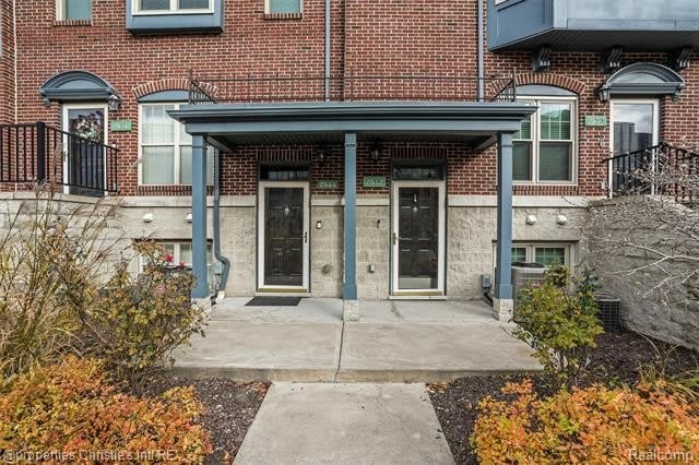 2542 Woodward Avenue – photo 2