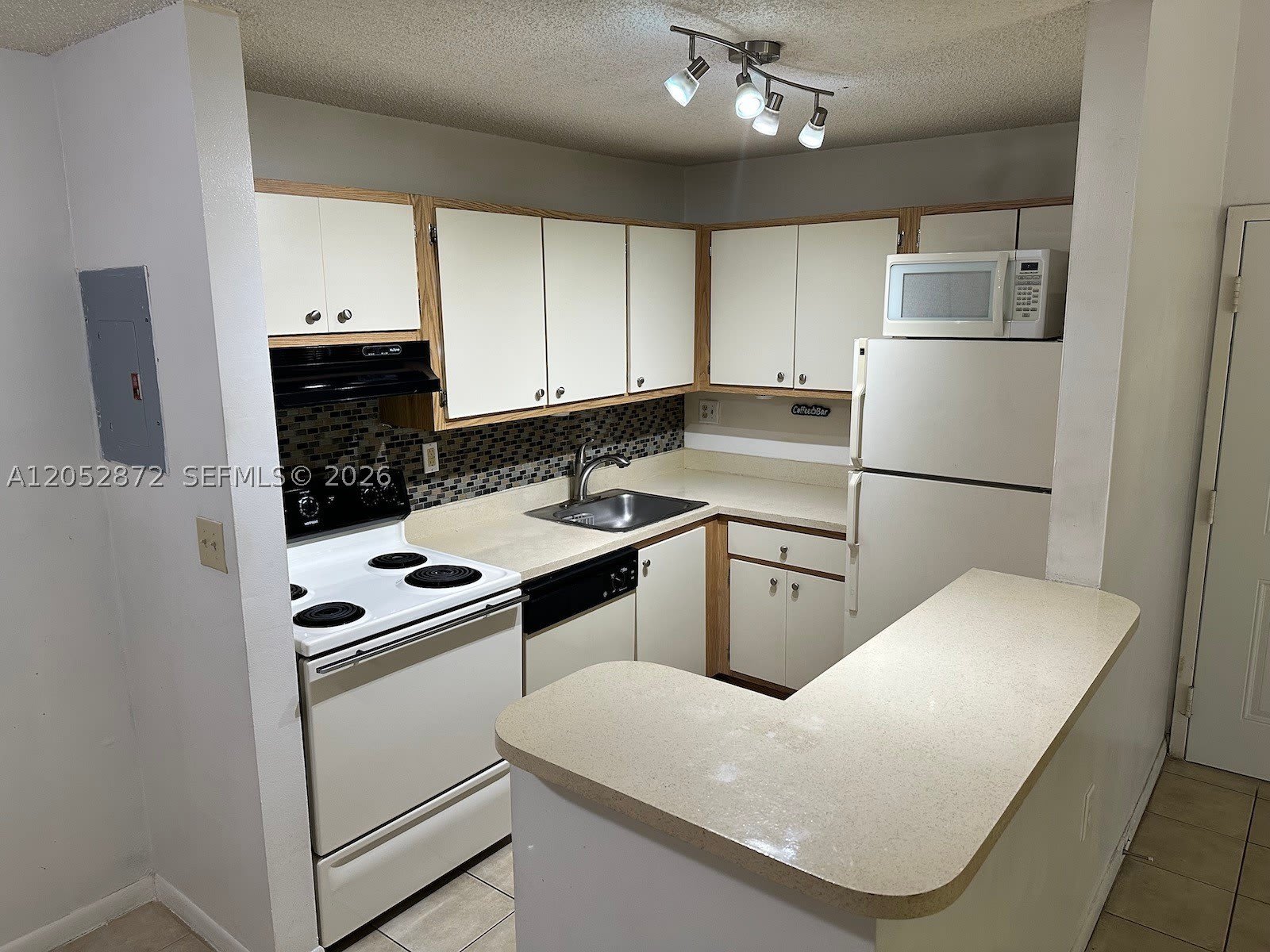 7200 NW 179th St – photo 3
