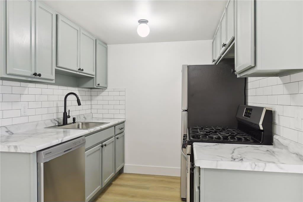 99 E 54th Street – photo 5