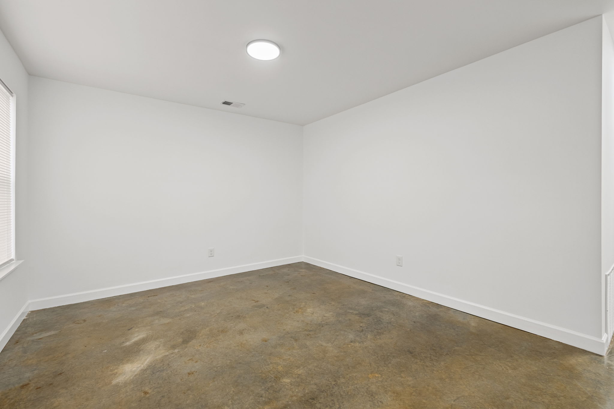 365 Washburn Dr – photo 3