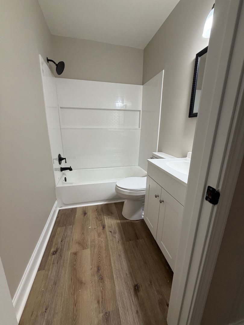 COMPLETELY RENOVATED! BEAUTIFUL BEMIS LIVING!!!! AVAILABLE NOW! – photo 5