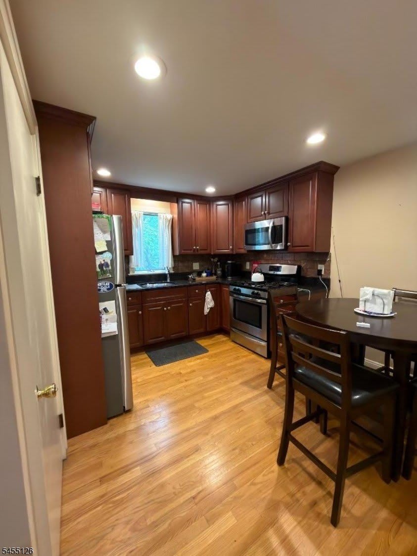 224 Pompton Ave – photo 4