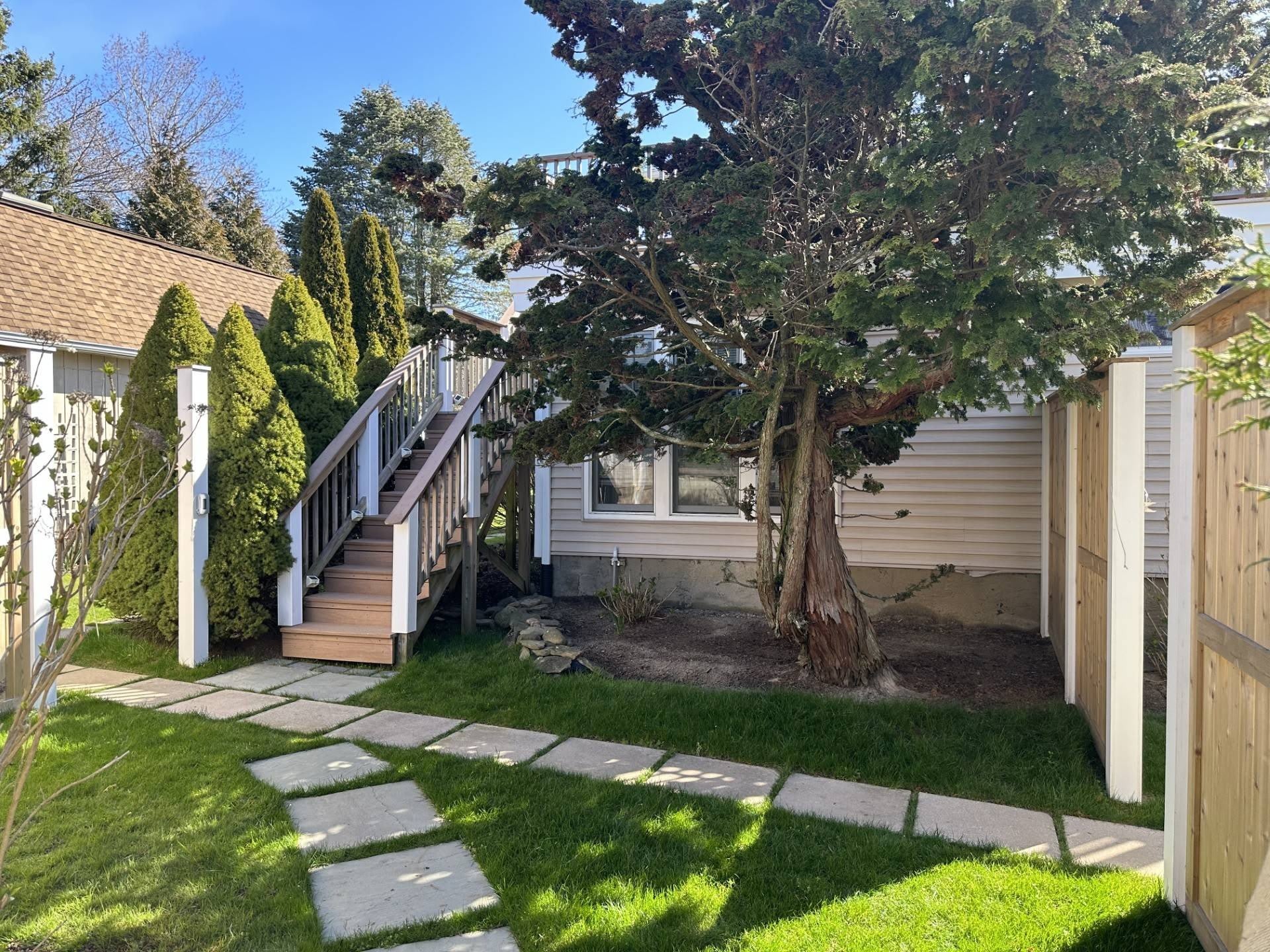 53 Grant Drive – photo 1