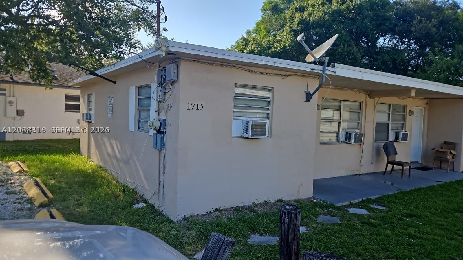 1715 Nw 8Th Ct – photo 1