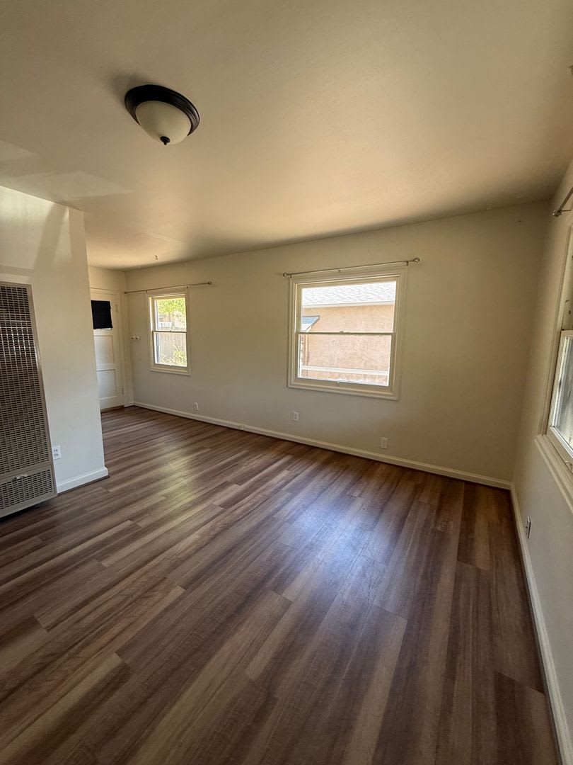 2 Bedroom 1 Bathroom Single Family Home just minutes to the historic Sonoma Plaza – photo 5
