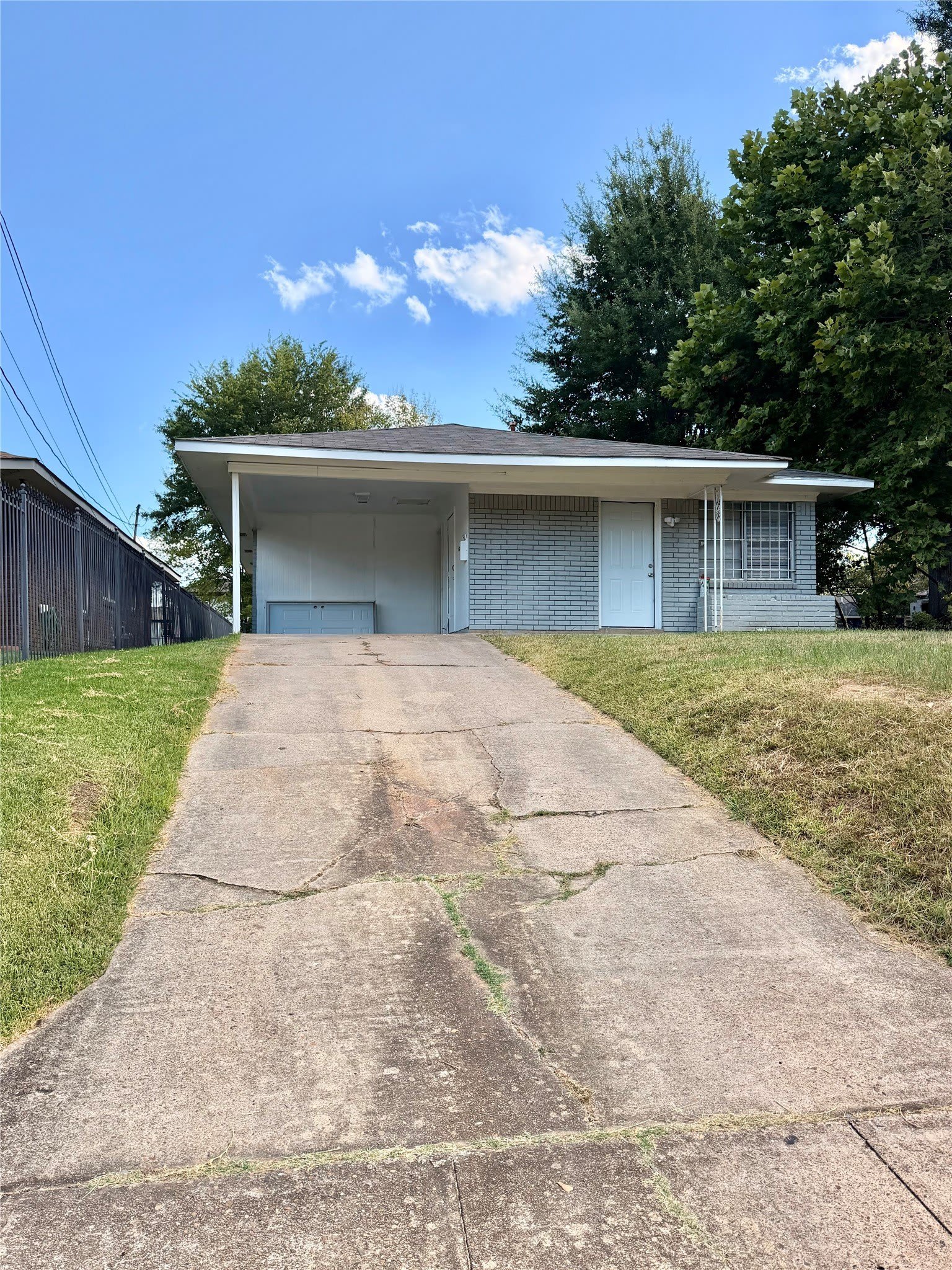 2423 Stonewall Street – photo 2
