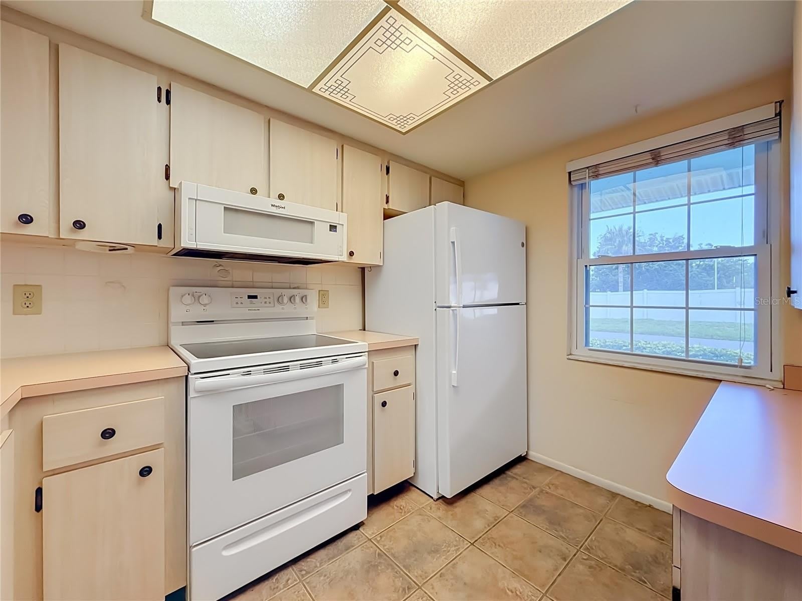 2465 NORTHSIDE DR – photo 5