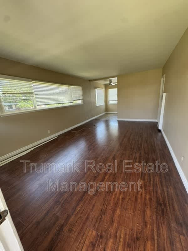 2421 N Brighton St – photo 3