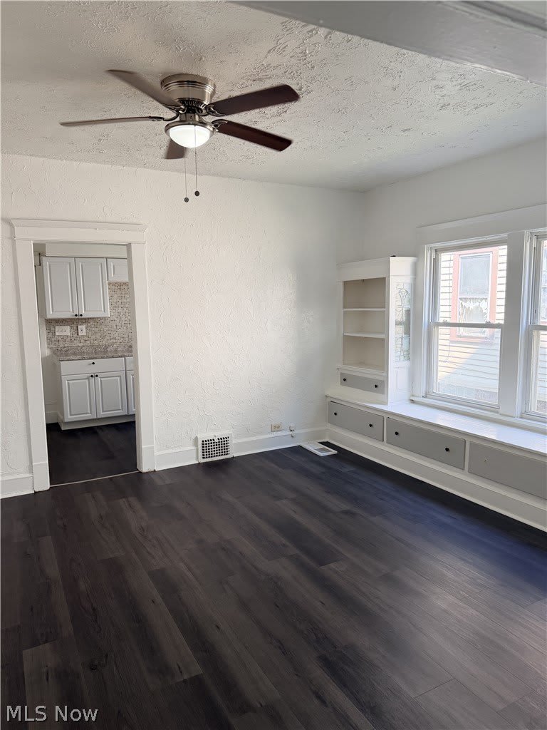 11913 Cromwell Avenue – photo 4