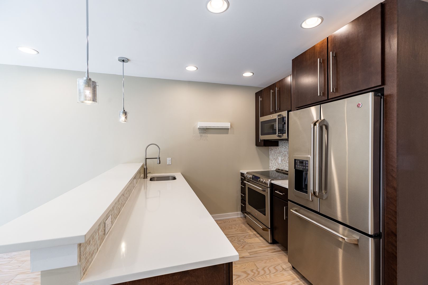 14th St Corridor-Bright Two Bed, Two Bath Rental unit w/Large Private Patio + Parking Spot – photo 4