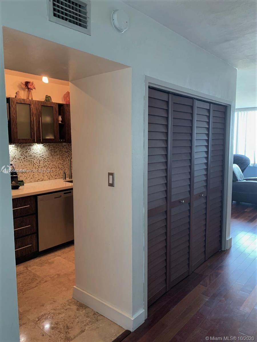 1000 West Avenue – photo 4