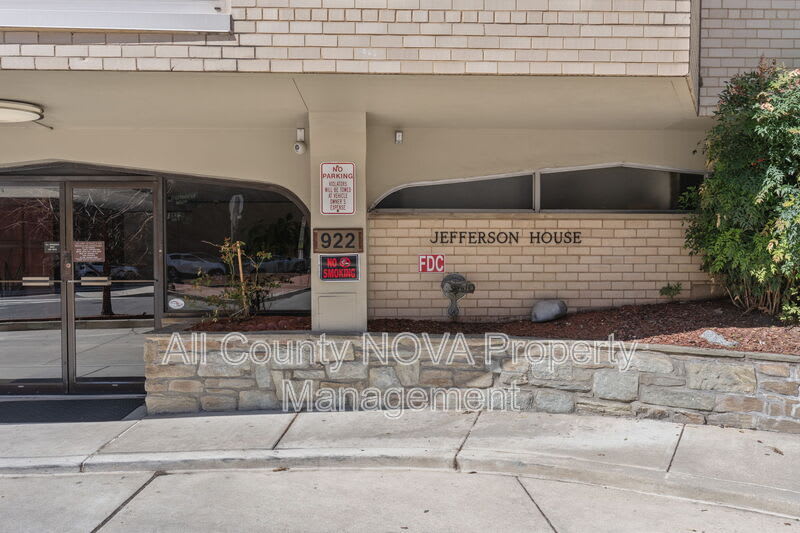 922 24th St NW – photo 4