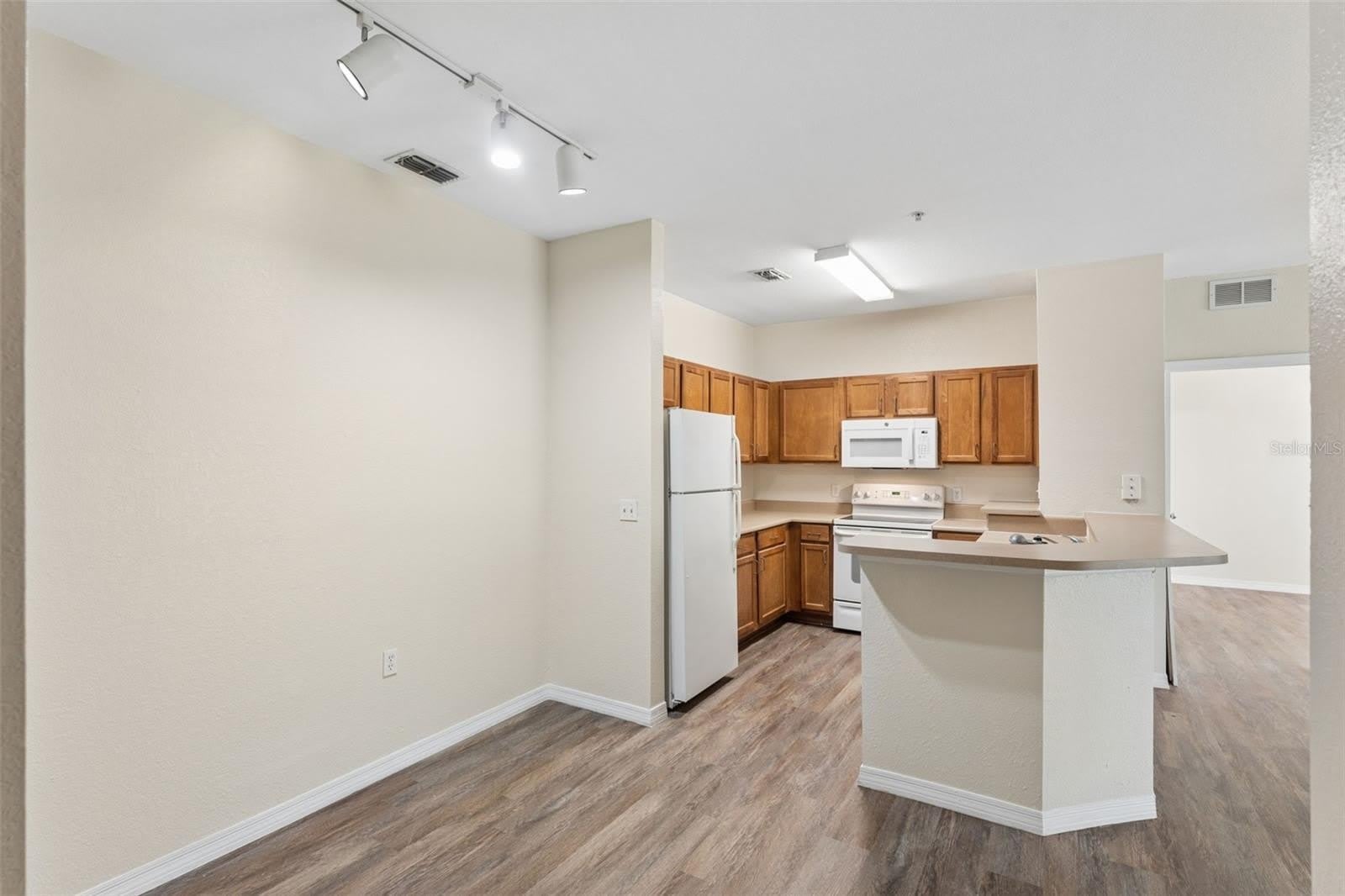 8136 CLAIRE ANN Drive – photo 4