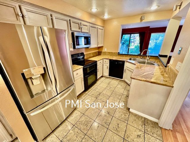 171 Sherland Ave – photo 2