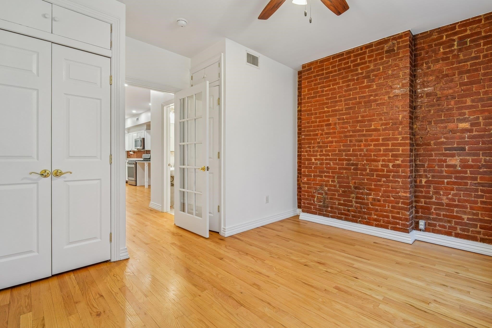 815 WILLOW AVE – photo 2