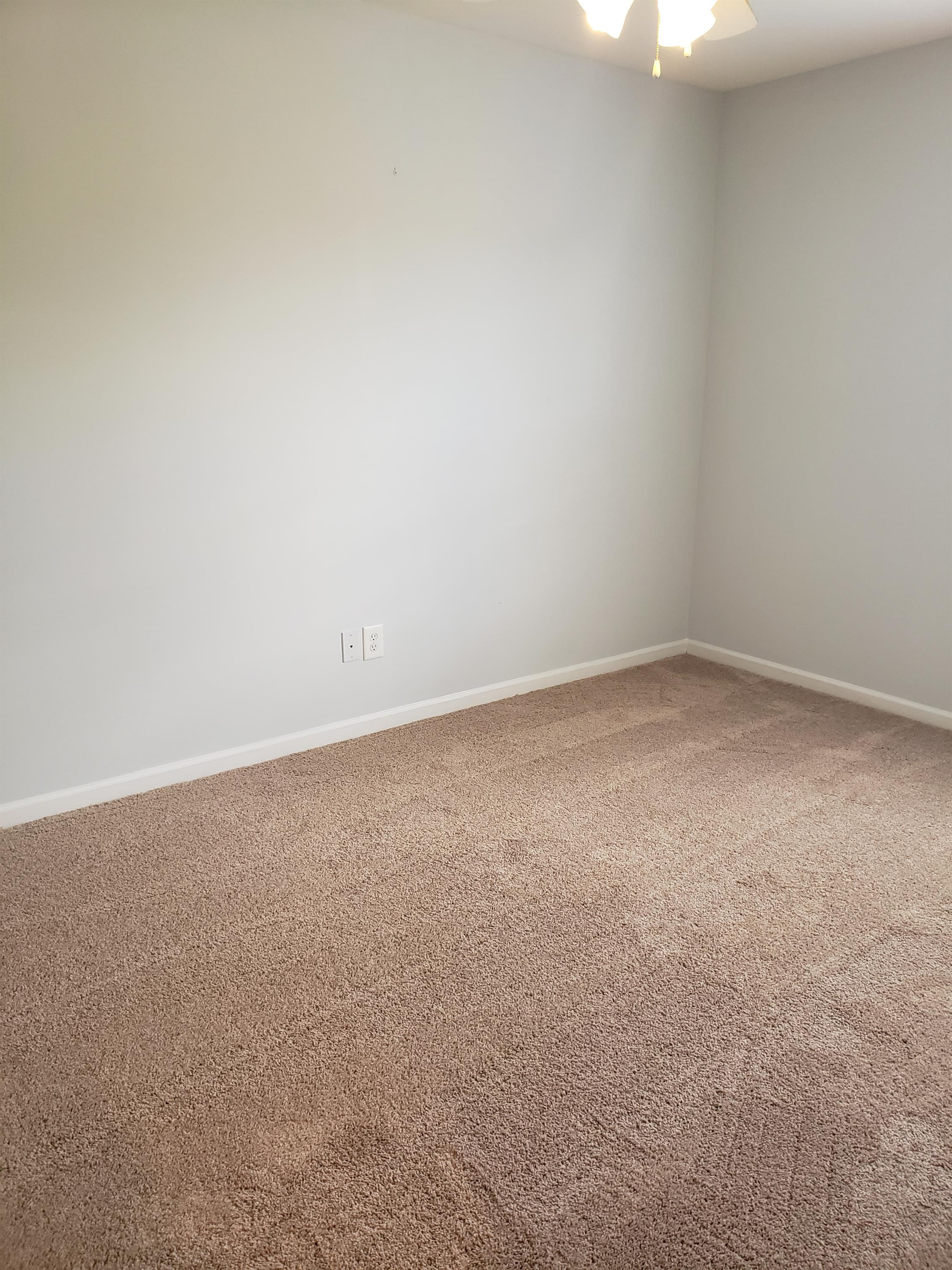 2472 Redmayne Lane – photo 5