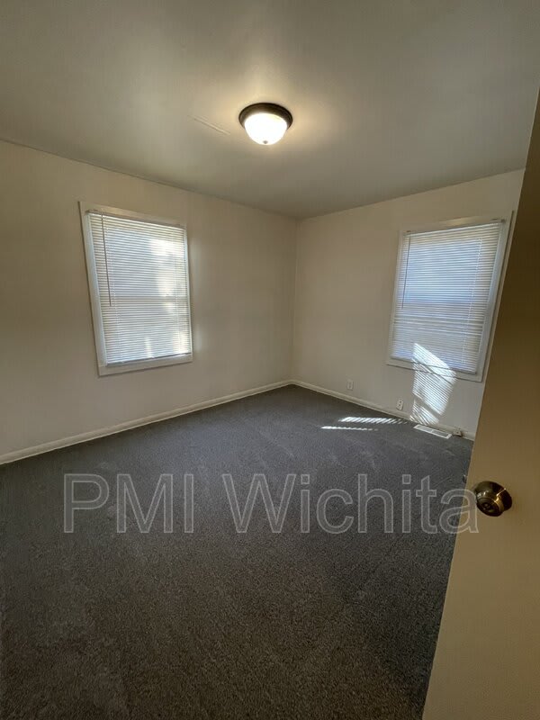 2323 S Belmont St – photo 4