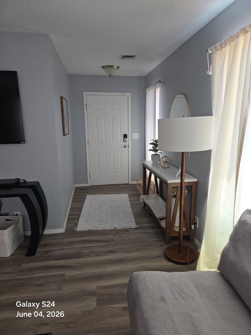 3 Bedroom Home, 2 Bath – photo 3