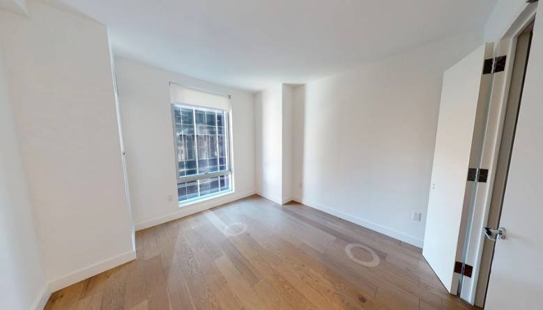 217 E 39th St – photo 4