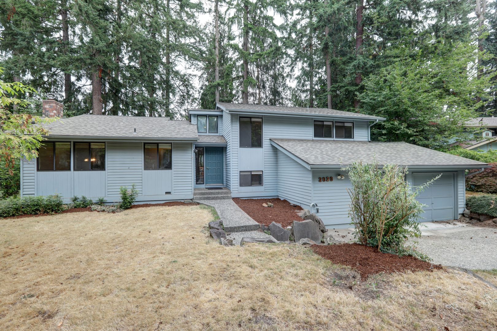 Spacious 4BR 2.75BA Tri-level home in quiet Cedar Lane Estates – photo 2