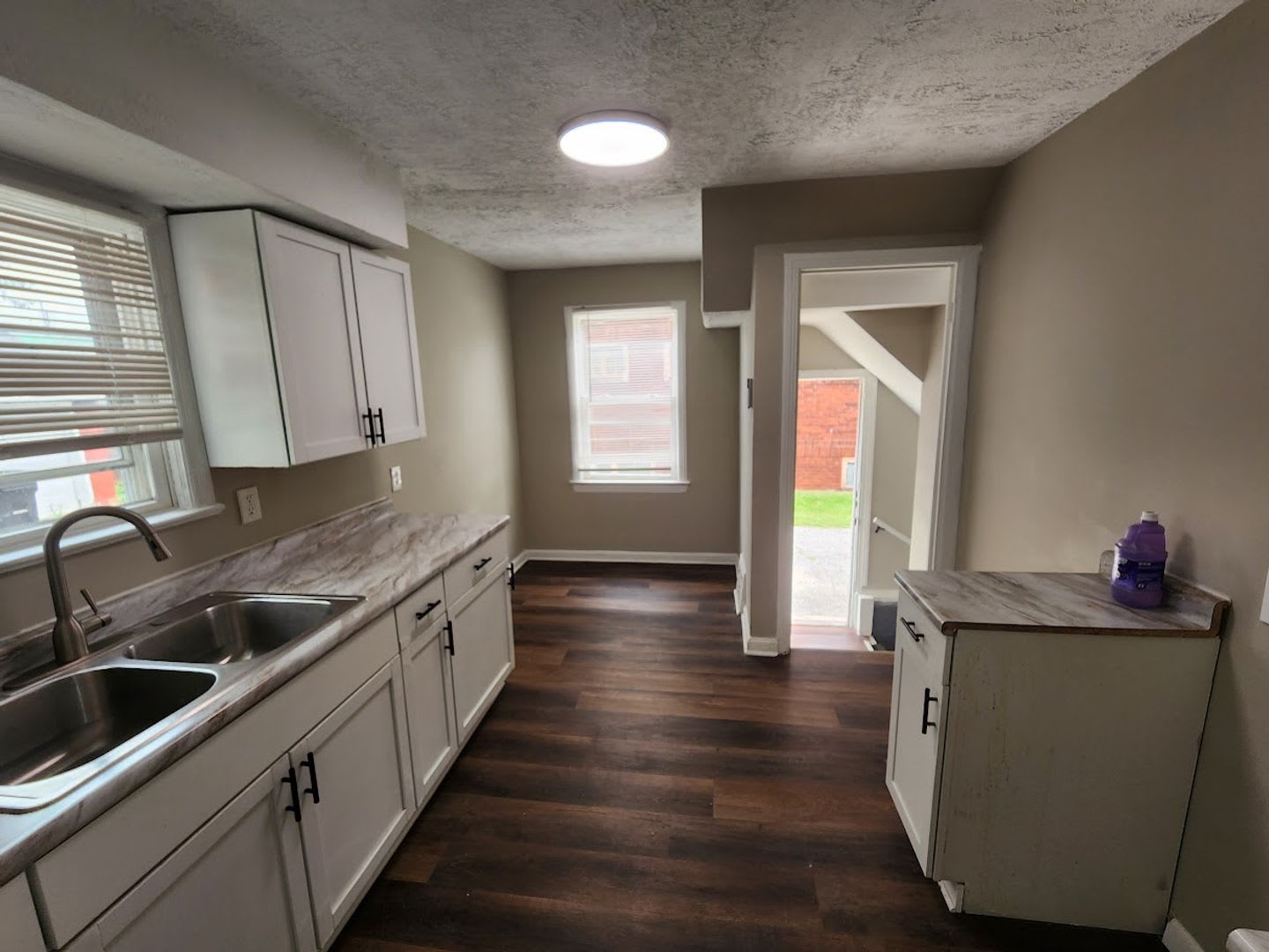 3 Bed 1 Bath Colonial Rental – photo 3