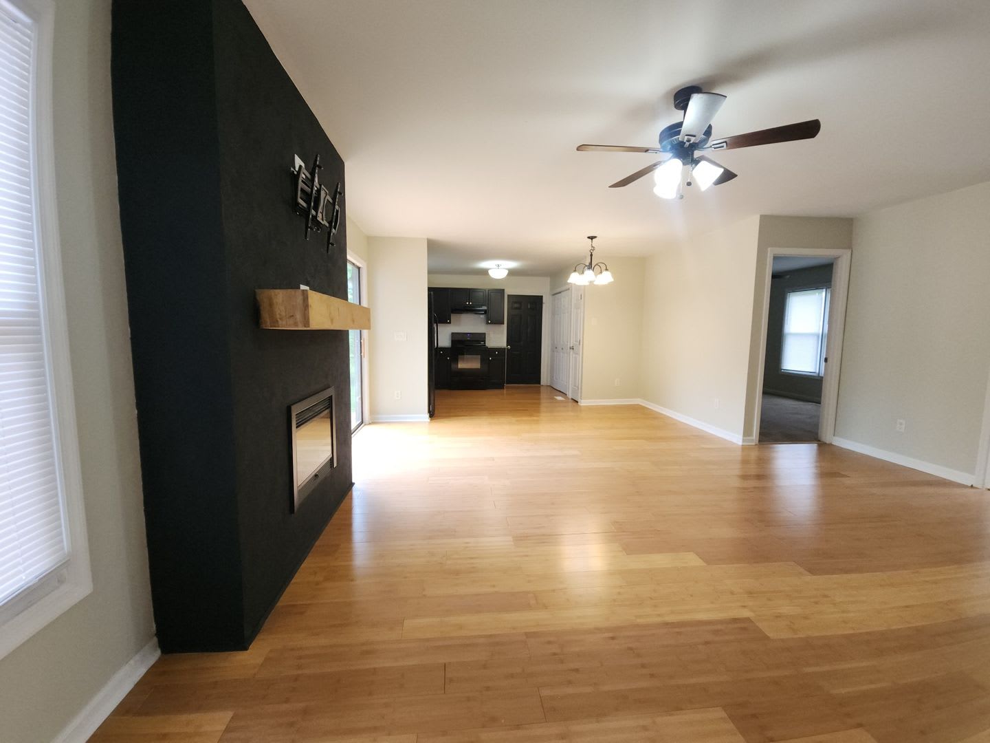 Updated 3 Bed / 2 Bath Ranch – Minutes to Fort Campbell & I-24! – photo 3