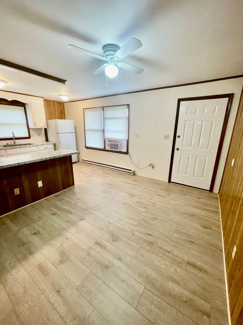 Must see this adorable 1 bedroom 1 bath apartment . Located in Dallas . – photo 4