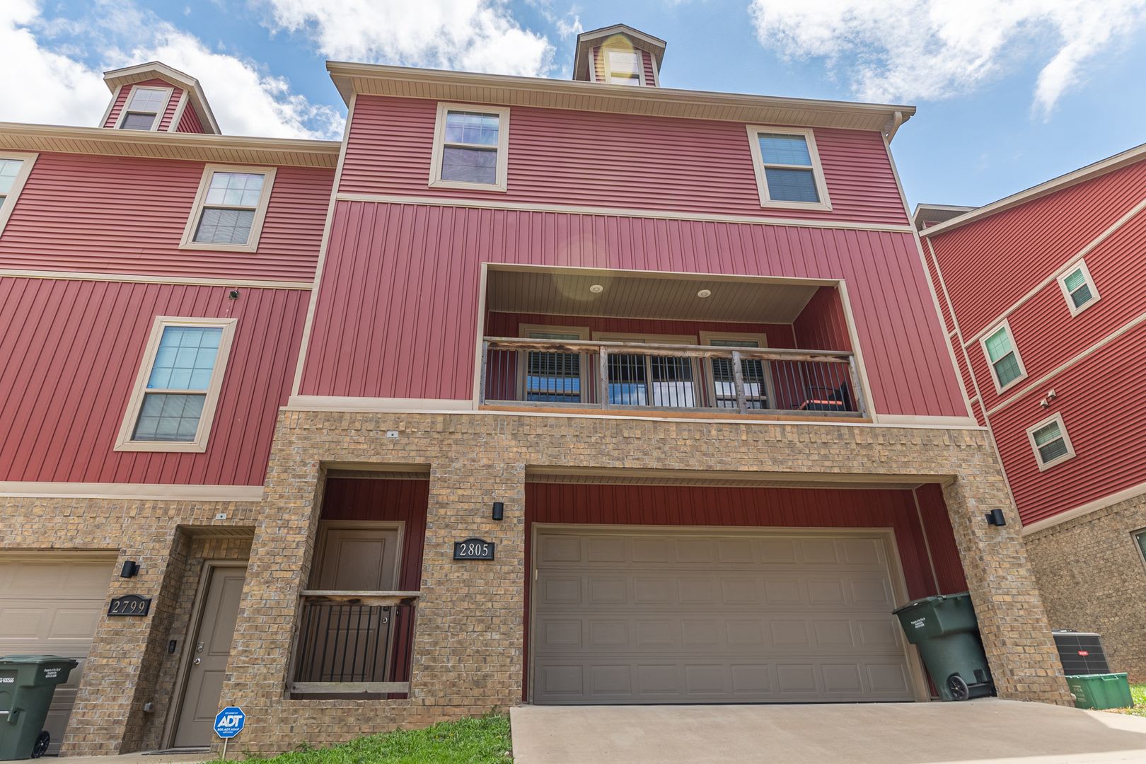 Fully Furnished Condo 3 Bedroom 2 5 Bath Minutes From The U Of A – photo 1