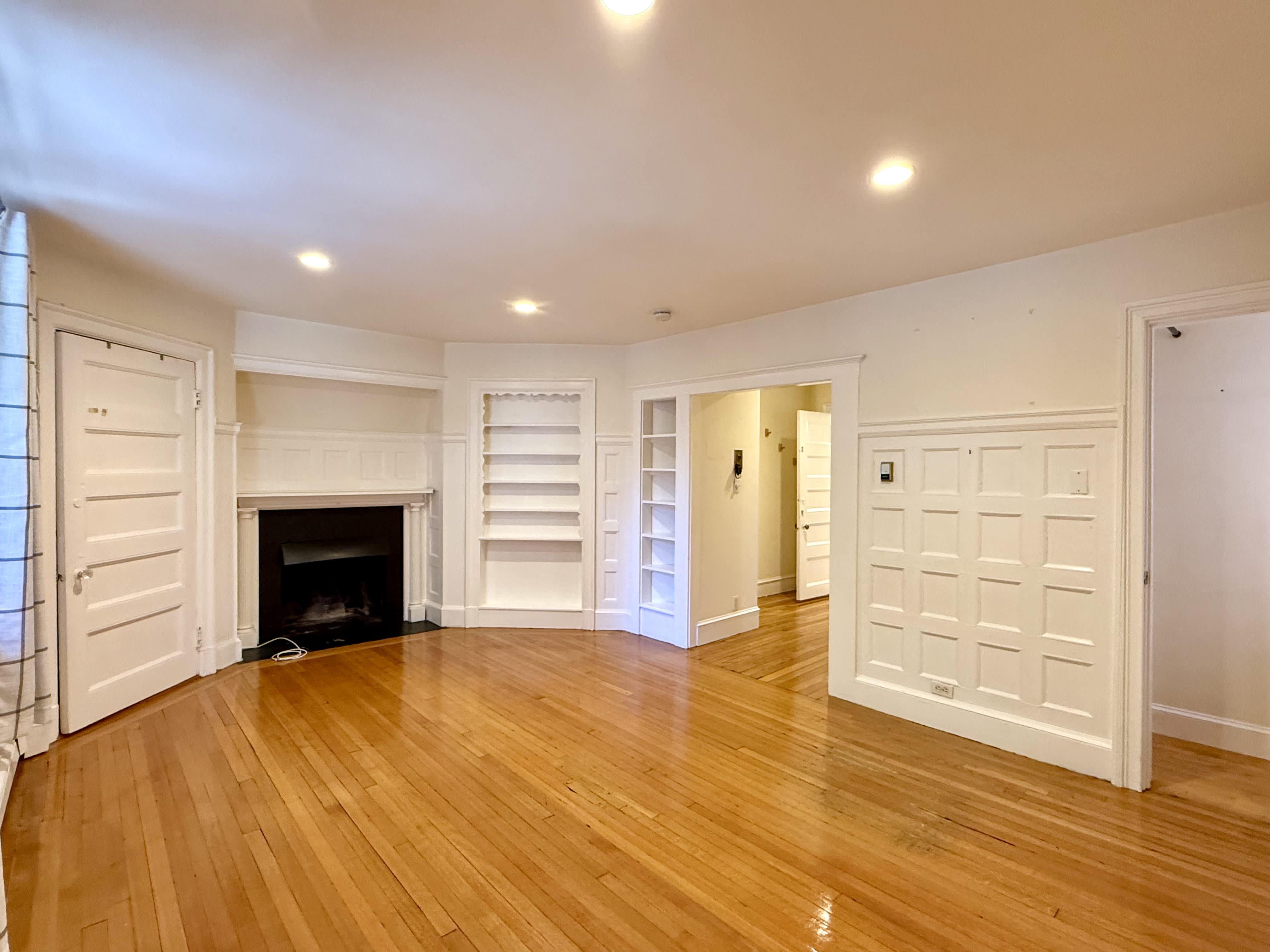 17 Exeter St – photo 2