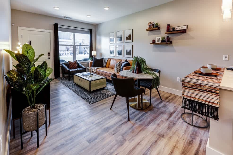 Icon Apartment Homes at Ferguson Farm – photo 5
