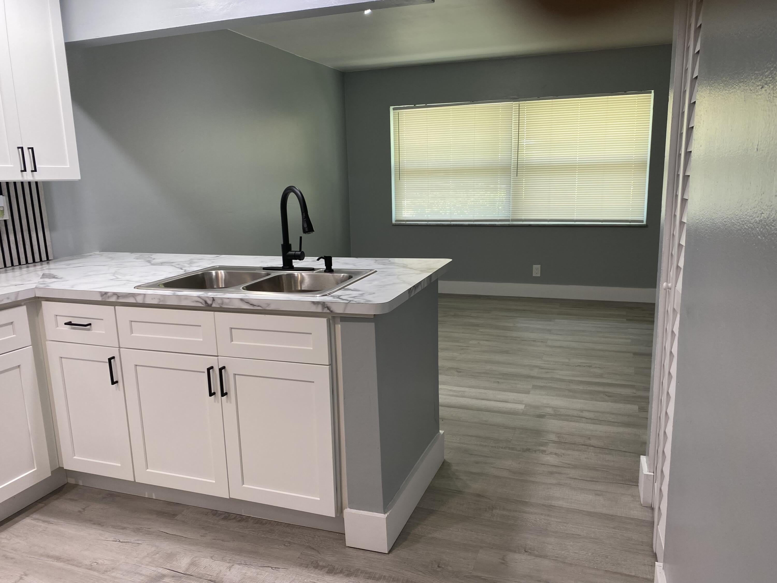 207 NW 32nd Court – photo 4